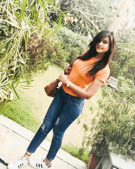 reema escorts service in shimla